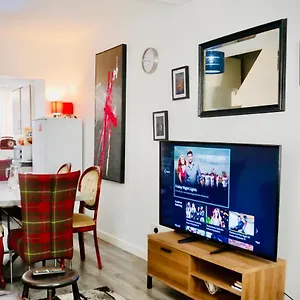  Apartment Eson House
